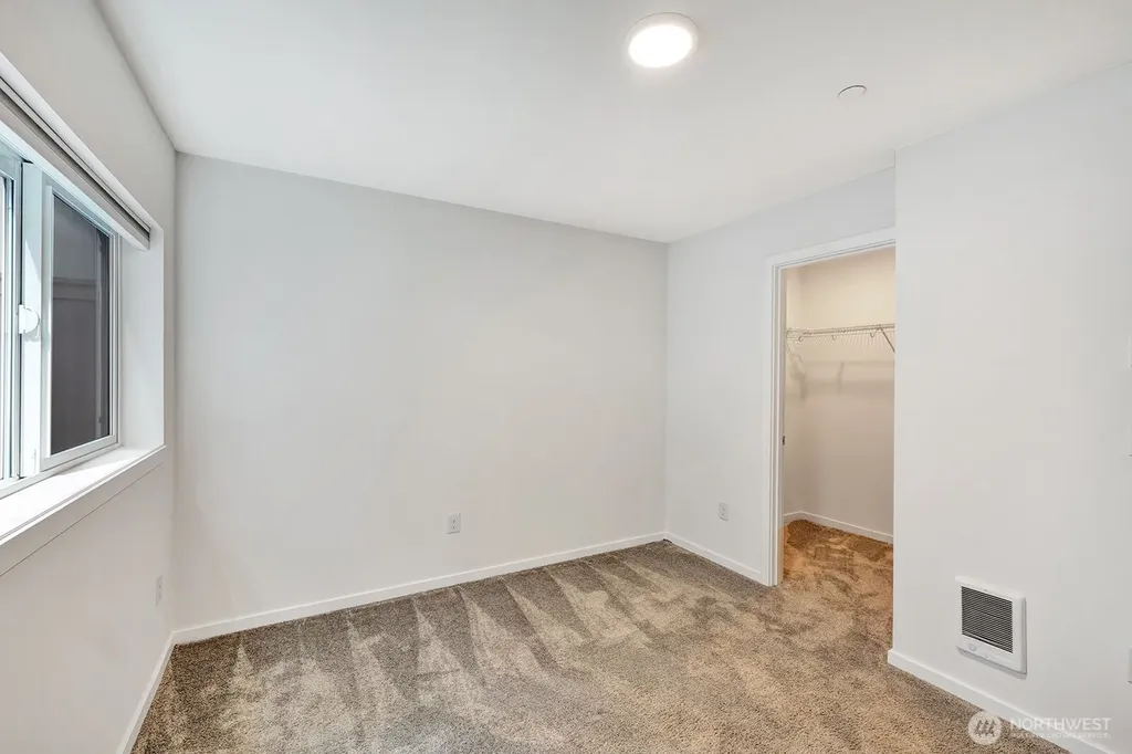 3216 15th Avenue W Seattle WA 98119