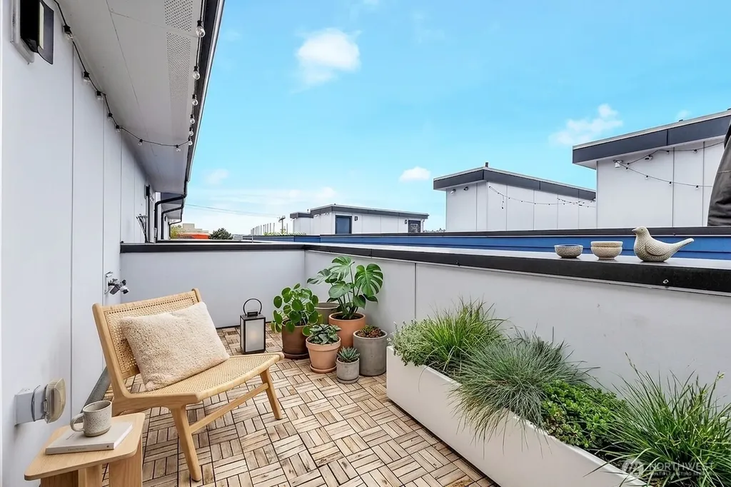 3216 15th Avenue W Seattle WA 98119