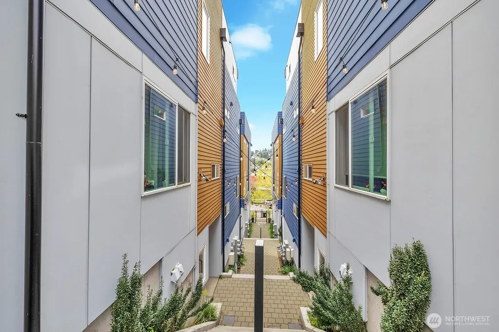 3216 15th Avenue W Seattle WA 98119