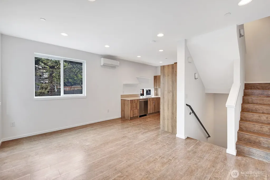 3216 15th Avenue W Seattle WA 98119