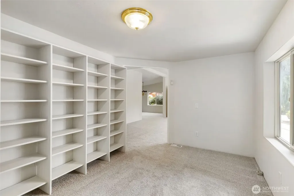 1754 NE Mesford Road Poulsbo WA 98370