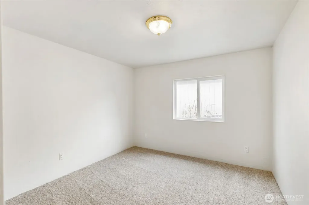 1754 NE Mesford Road Poulsbo WA 98370