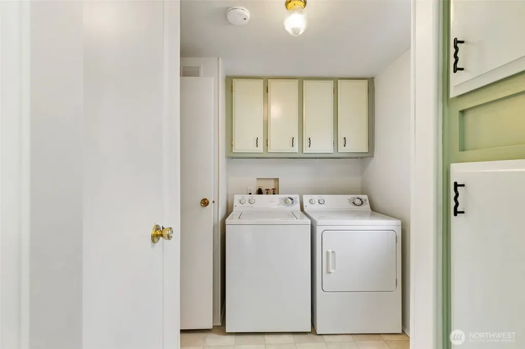 1754 NE Mesford Road Poulsbo WA 98370