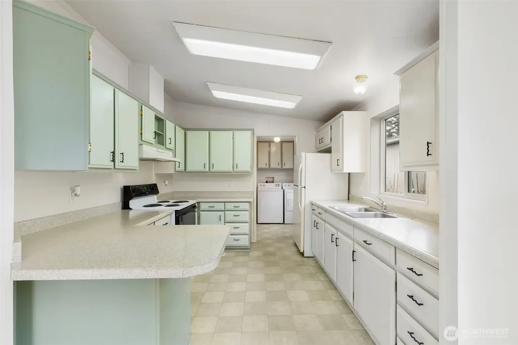 1754 NE Mesford Road Poulsbo WA 98370