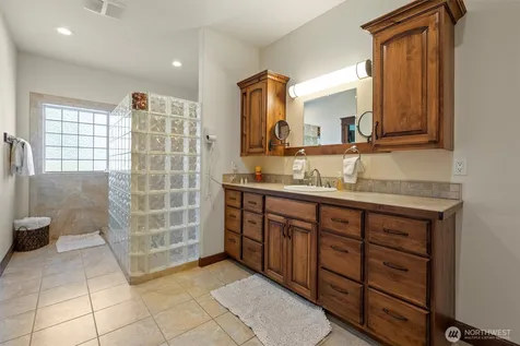 25725 Lincoln Hill Pl E Creston WA 99147