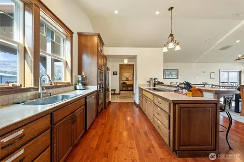 25725 Lincoln Hill Pl E Creston WA 99147