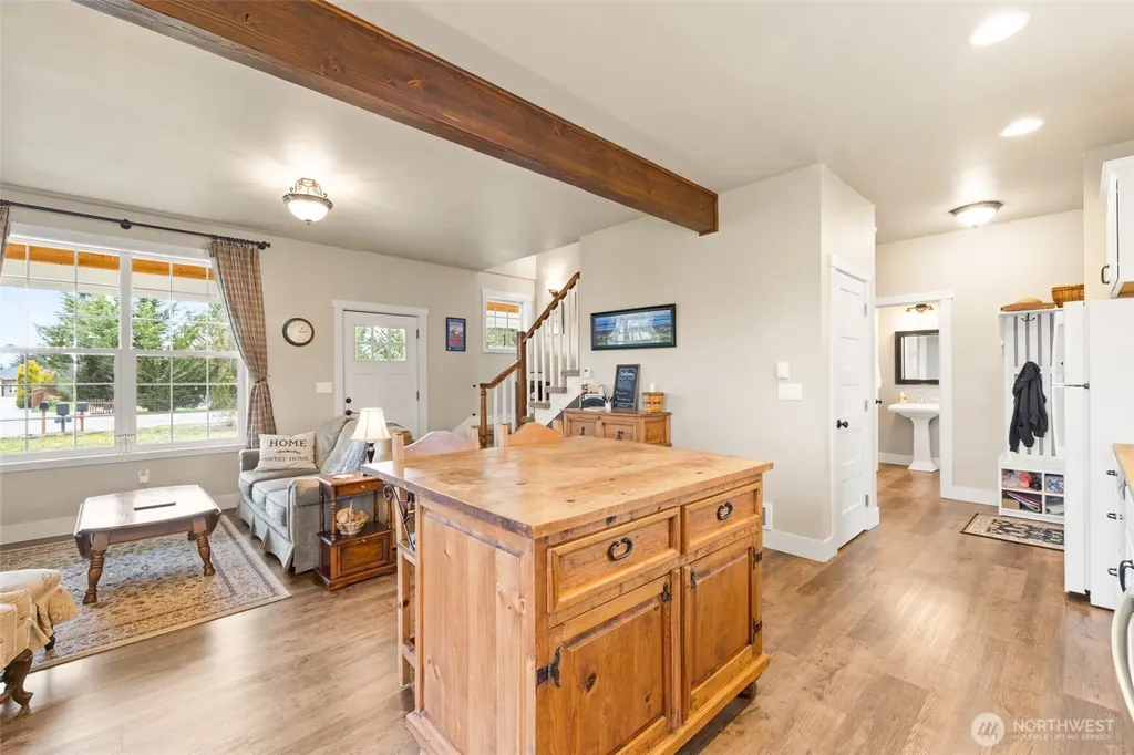 981 W Hendrickson Road Sequim WA 98382