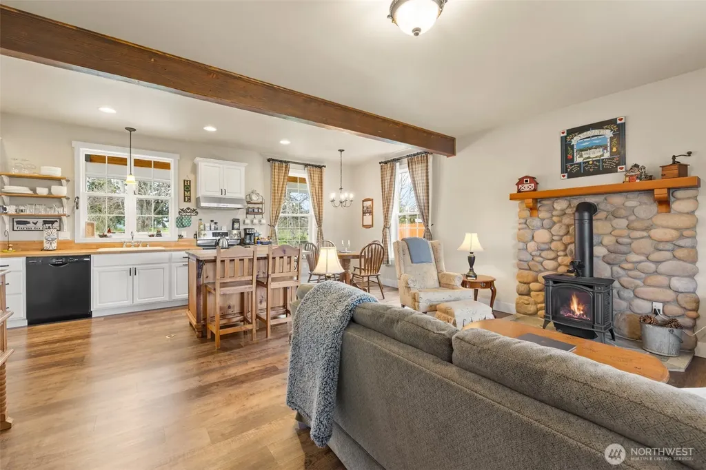 981 W Hendrickson Road Sequim WA 98382