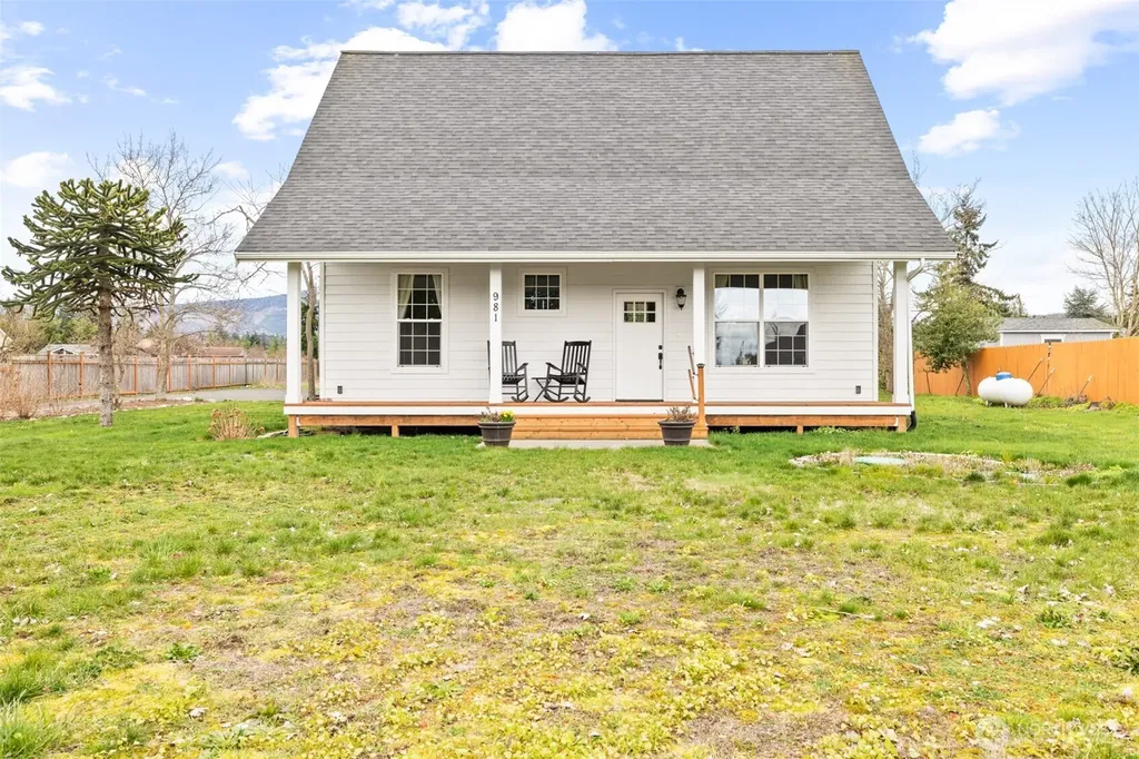 981 W Hendrickson Road Sequim WA 98382