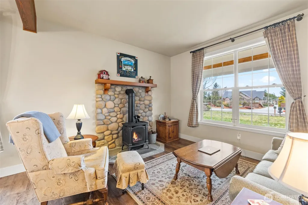 981 W Hendrickson Road Sequim WA 98382