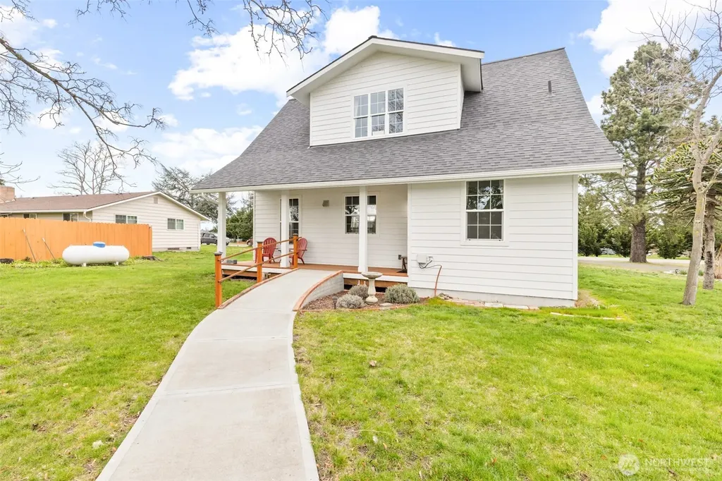981 W Hendrickson Road Sequim WA 98382