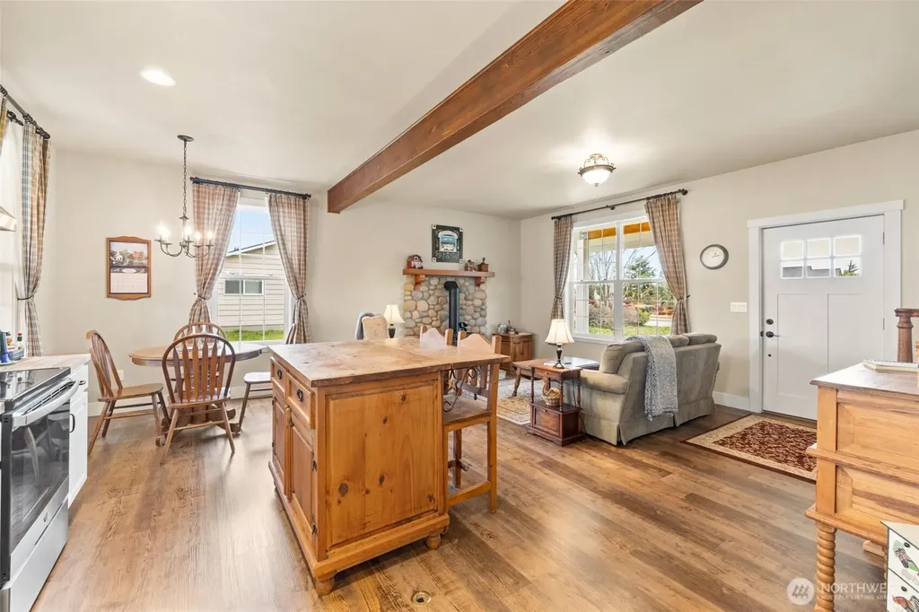 981 W Hendrickson Road Sequim WA 98382