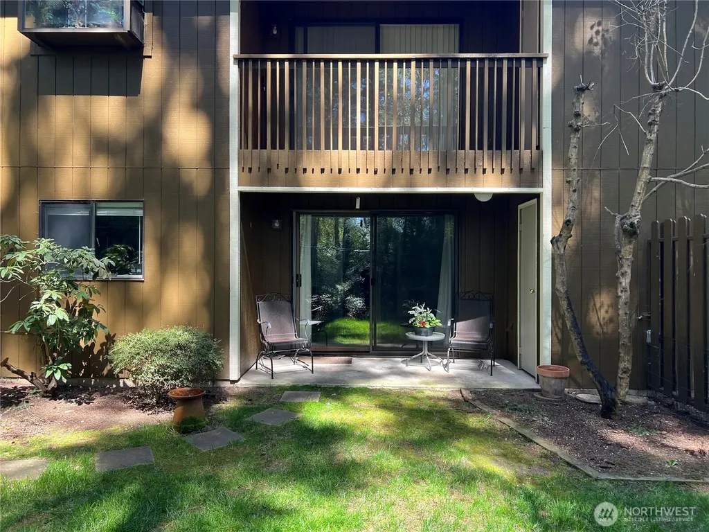 75 NW Columbia Oak Harbor WA 98277