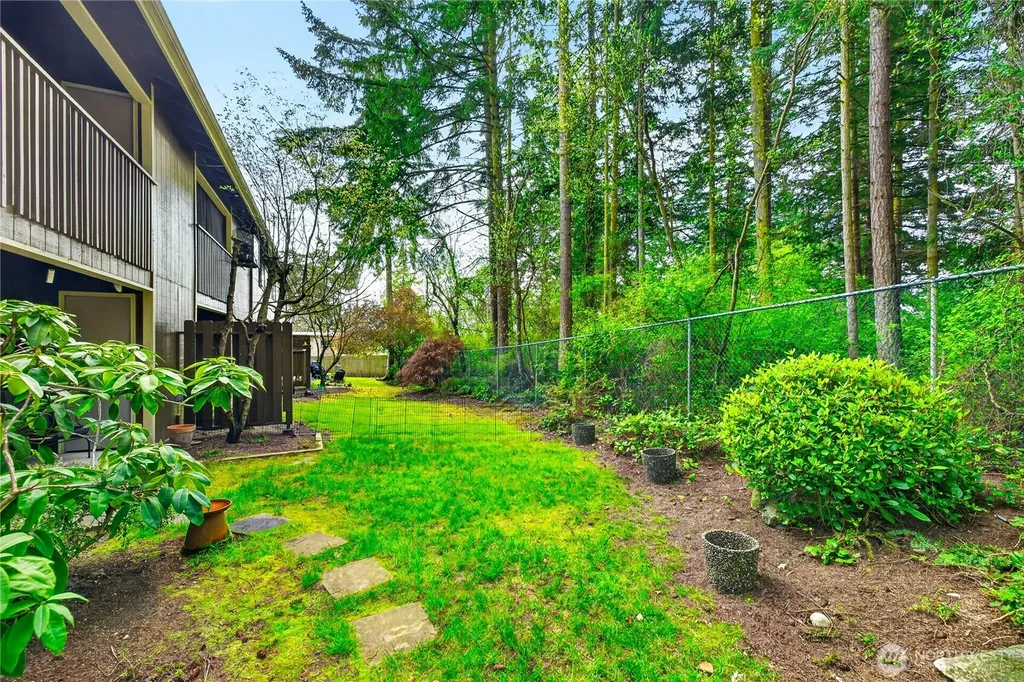 75 NW Columbia Oak Harbor WA 98277