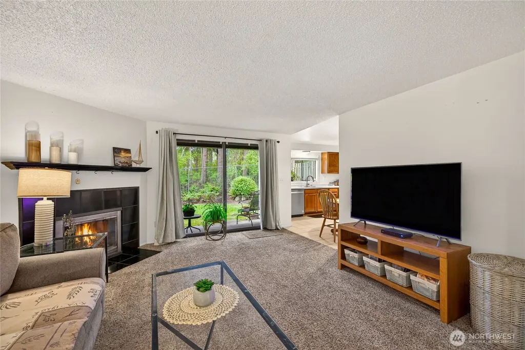 75 NW Columbia Oak Harbor WA 98277