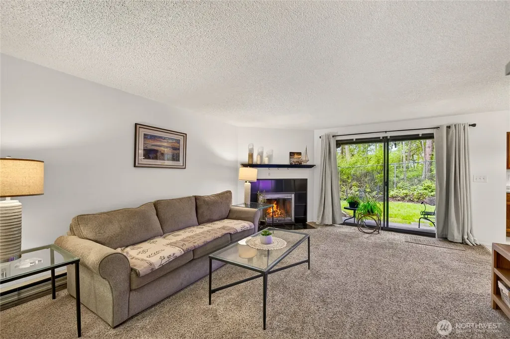 75 NW Columbia Oak Harbor WA 98277
