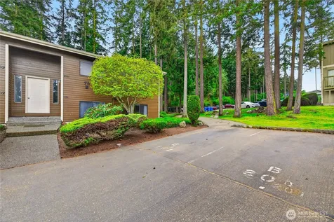 75 NW Columbia Oak Harbor WA 98277
