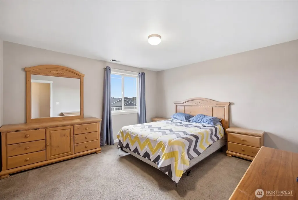 802 Willow Avenue NE Quincy WA 98848