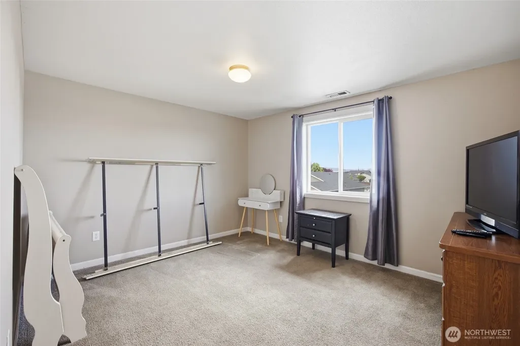 802 Willow Avenue NE Quincy WA 98848