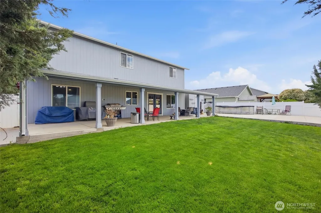 802 Willow Avenue NE Quincy WA 98848