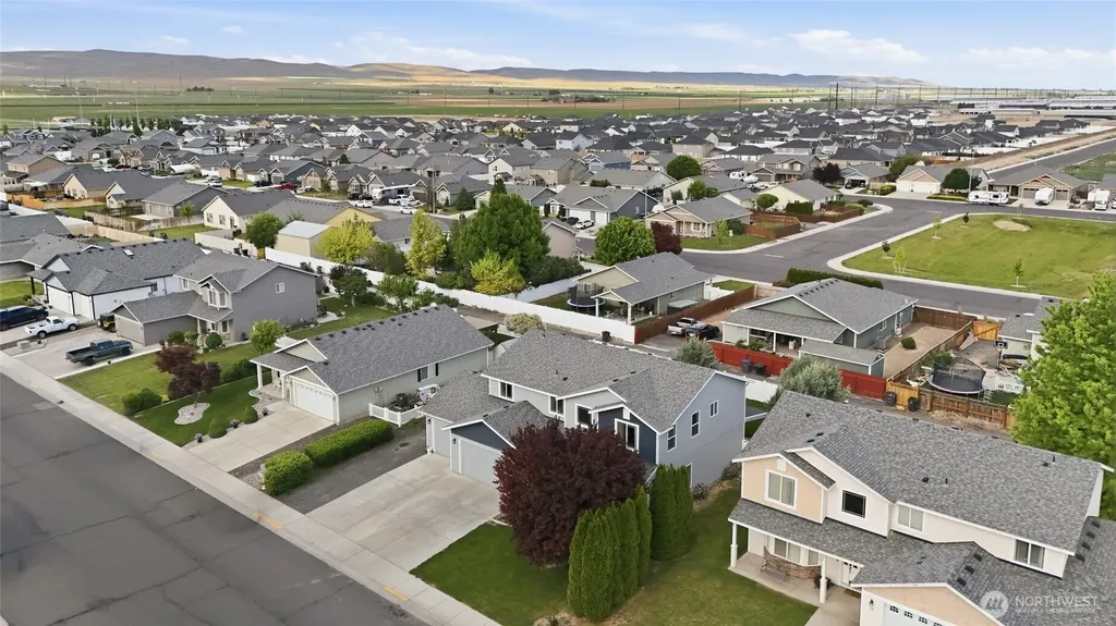 802 Willow Avenue NE Quincy WA 98848