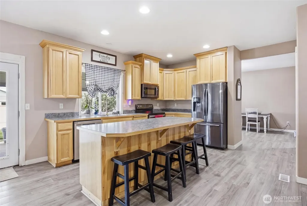 802 Willow Avenue NE Quincy WA 98848