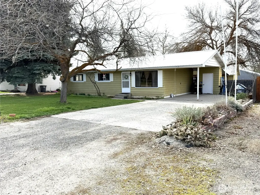 104 W First Street Waterville WA 98858