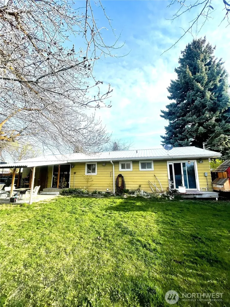 104 W First Street Waterville WA 98858