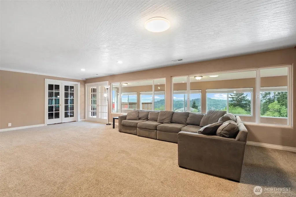 507 Williams Finney Road Kelso WA 98626
