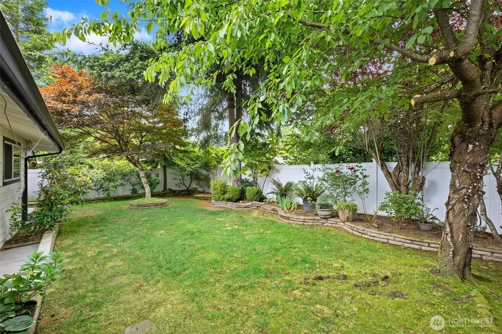 7624 141st Avenue NE Redmond WA 98052
