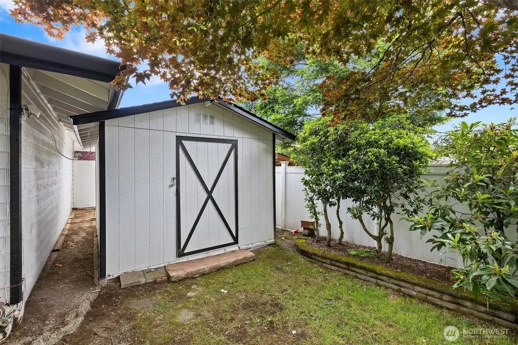 7624 141st Avenue NE Redmond WA 98052