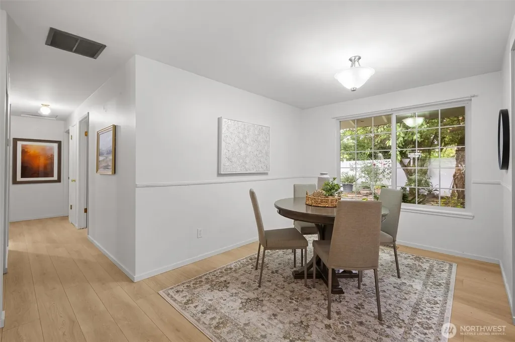 7624 141st Avenue NE Redmond WA 98052