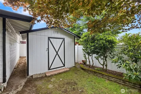 7624 141st Avenue NE Redmond WA 98052