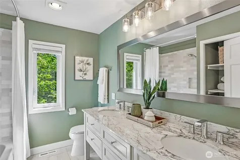 23200 SE 253rd Place Maple Valley WA 98038