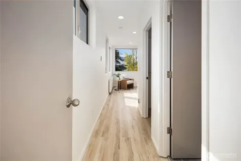 929 14th Avenue Seattle WA 98122