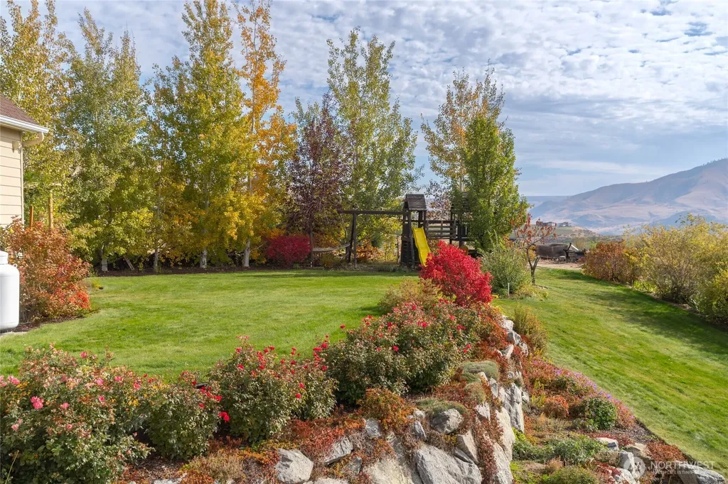 357 Lakayuse Road Manson WA 98831