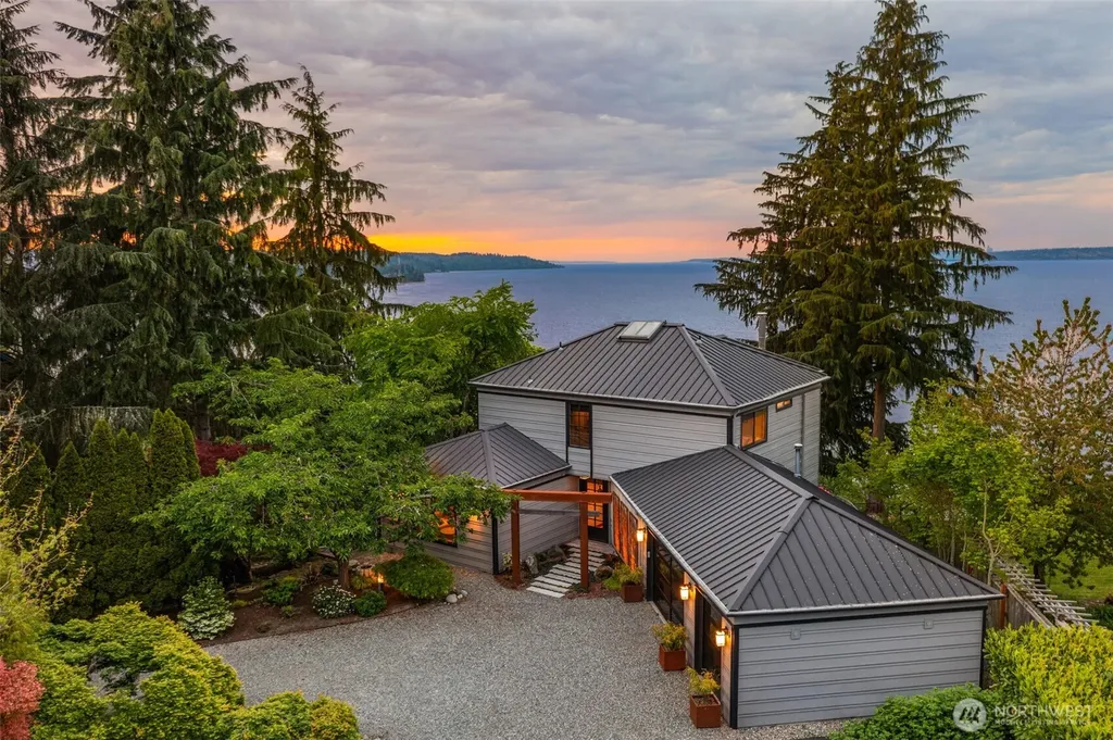 6814 SW Maury Park Road Vashon WA 98070