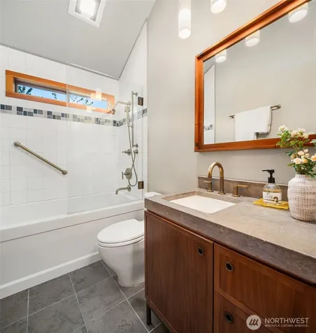 6814 SW Maury Park Road Vashon WA 98070