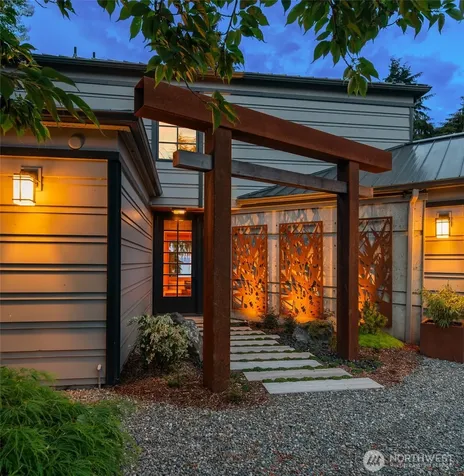 6814 SW Maury Park Road Vashon WA 98070