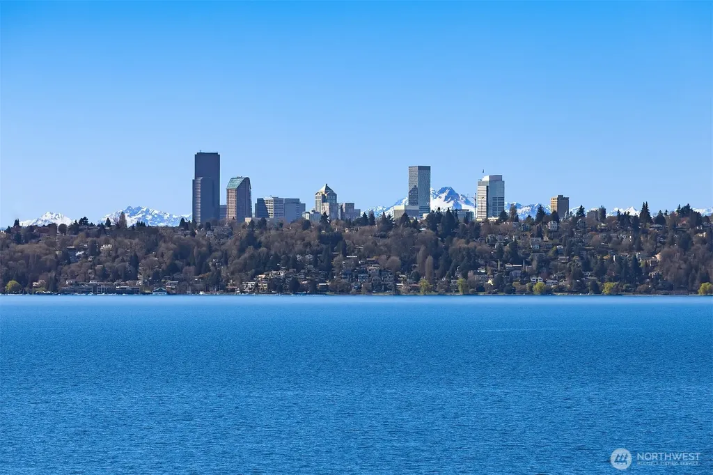 903 Shoreland Drive SE Bellevue WA 98004