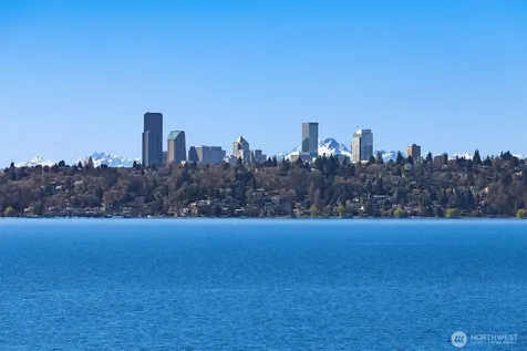 903 Shoreland Drive SE Bellevue WA 98004
