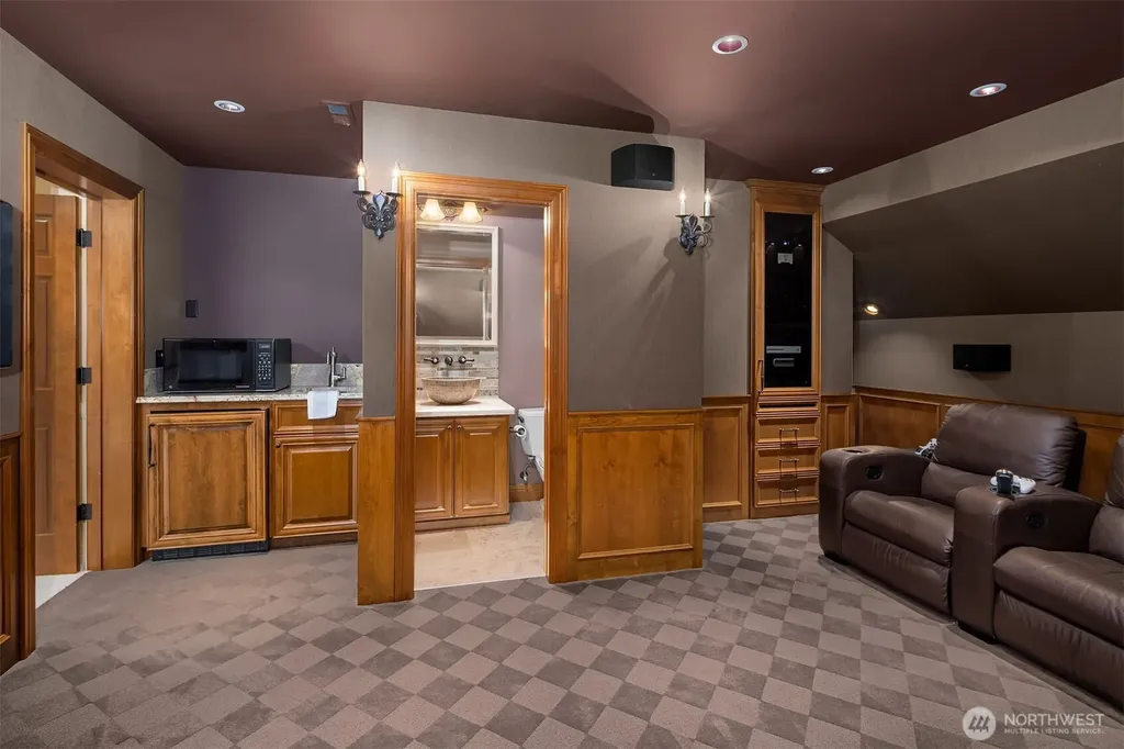 20450 NE 71st Street Redmond WA 98053