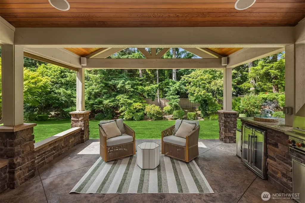 20450 NE 71st Street Redmond WA 98053