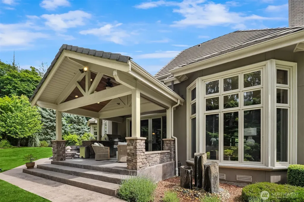 20450 NE 71st Street Redmond WA 98053