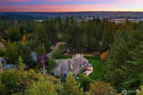 20450 NE 71st Street Redmond WA 98053