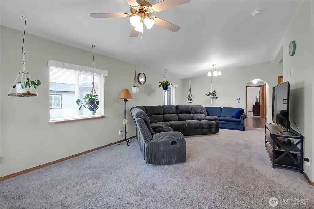 1701 E Burr Avenue Moses Lake WA 98837