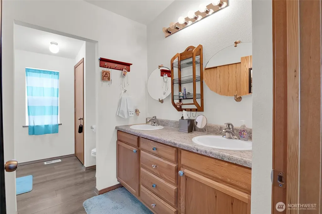 1701 E Burr Avenue Moses Lake WA 98837