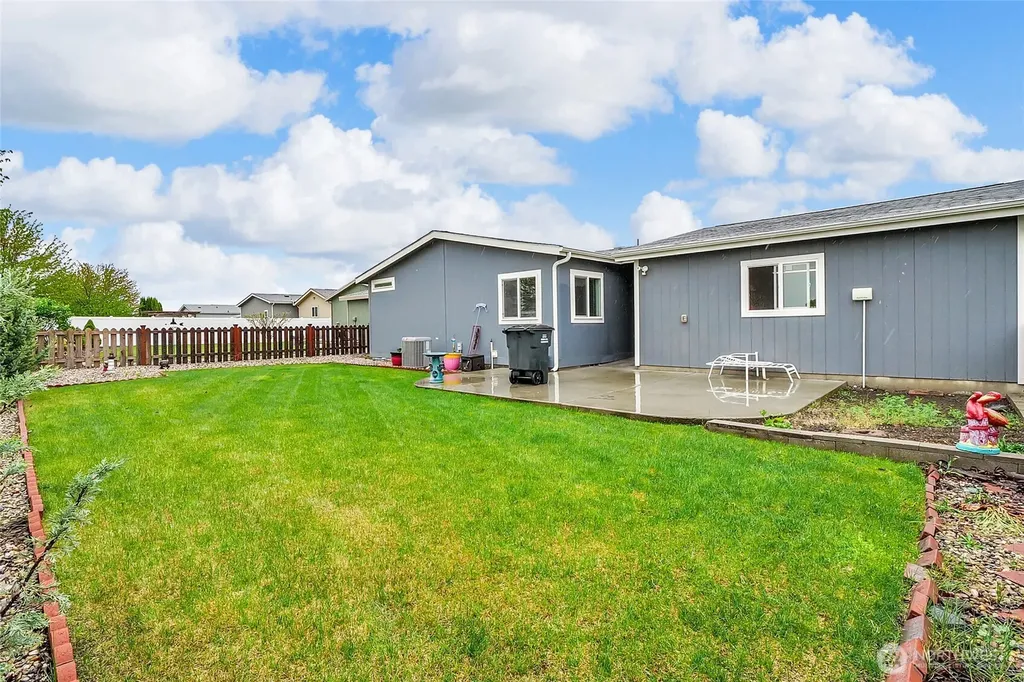 1701 E Burr Avenue Moses Lake WA 98837
