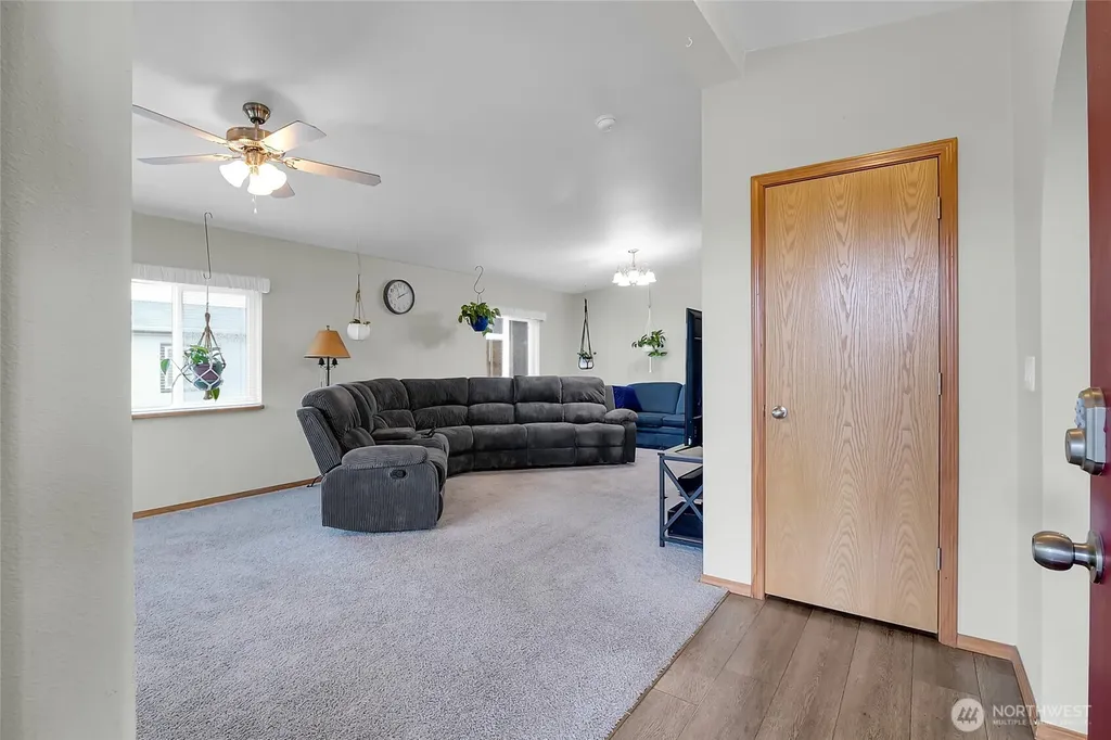 1701 E Burr Avenue Moses Lake WA 98837