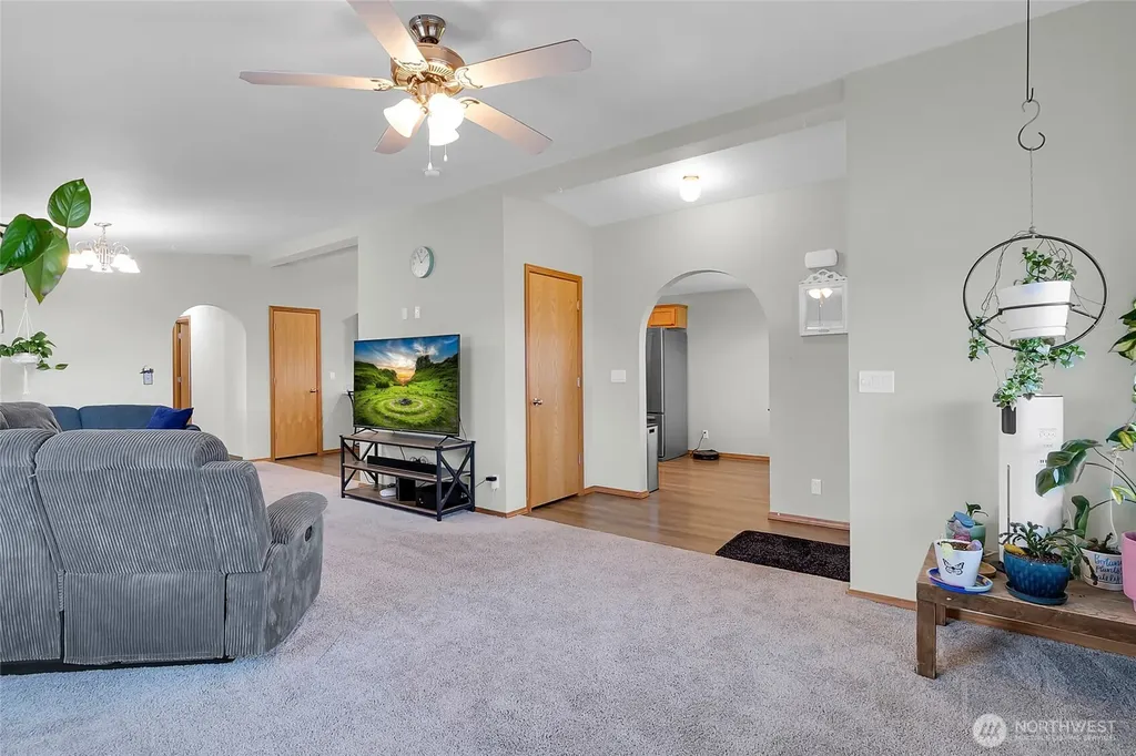 1701 E Burr Avenue Moses Lake WA 98837